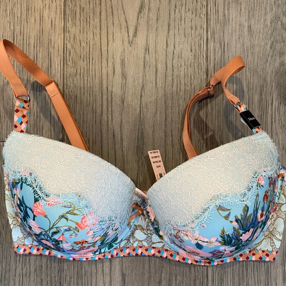 Victoria's Secret Multicolor Lace Bra - Picture 2 of 11